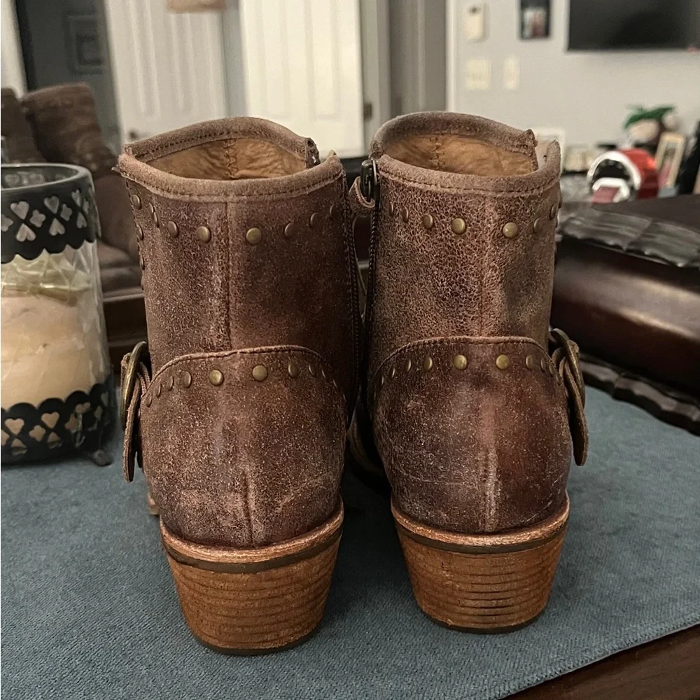 SOFFT Women’s Distressed Leather Boots Size 7.5 - Picture 7 of 9